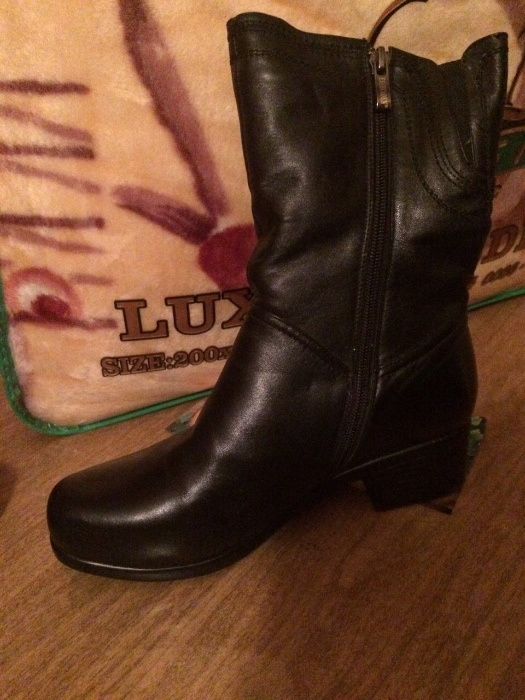 Полусапожки женские кожаные с натуральным мехом, размер 37!