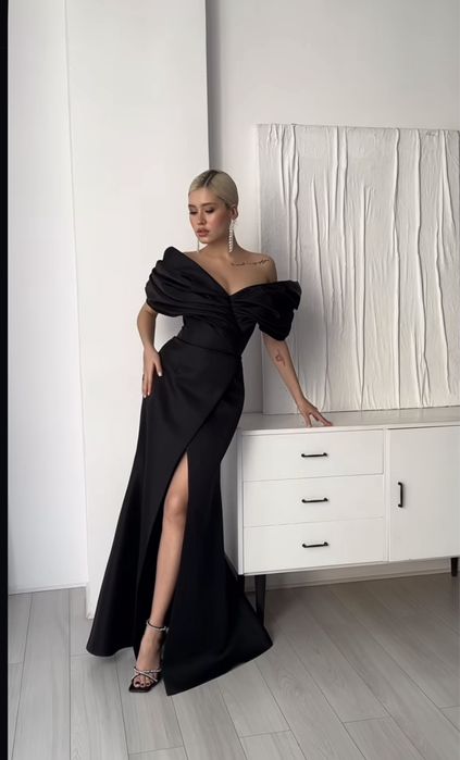 элегантное чёрное длинное платье