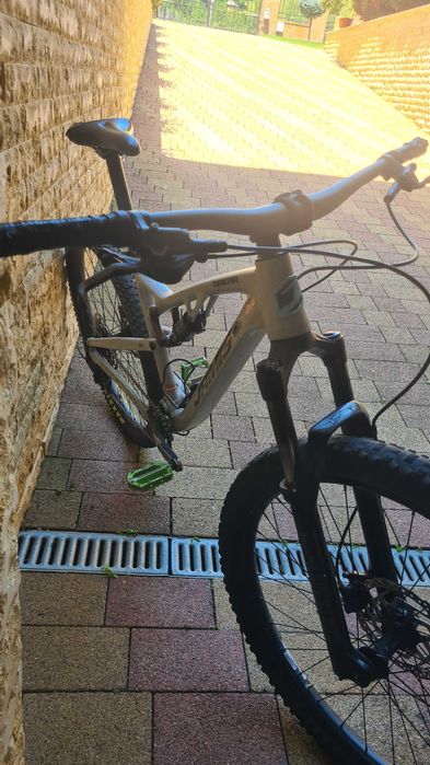 Bicicleta full suspnsion