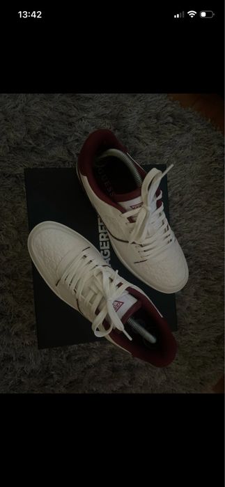 Încălțăminte Guess