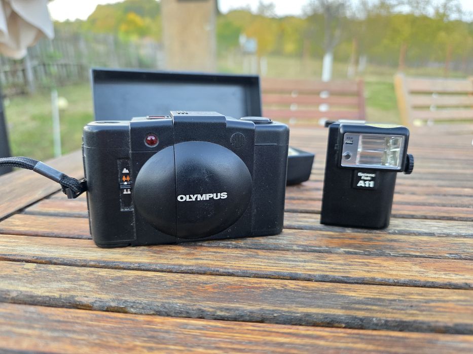 Olympus AX 2 + A11