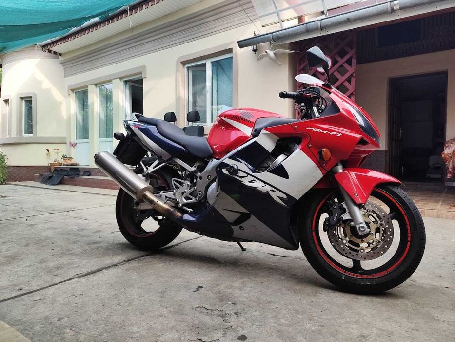 Vand Honda CBR F4I, Injectie