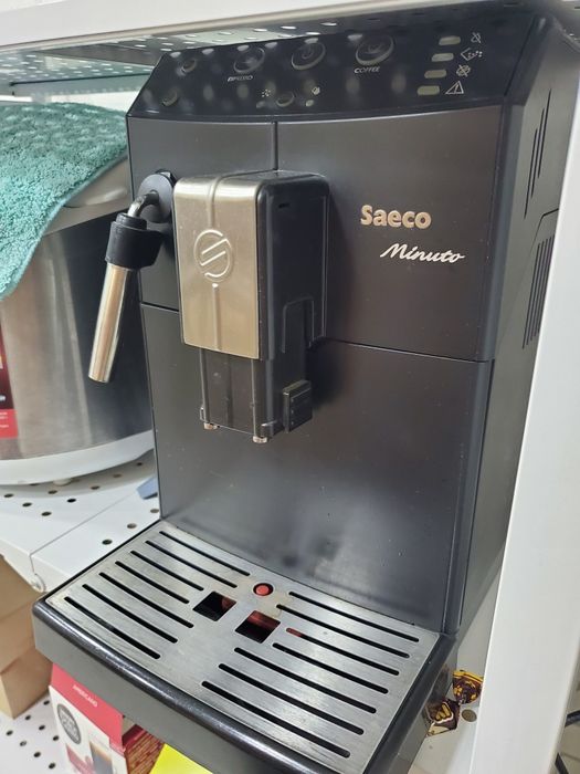 Кофемашина Saeco Minuto Essence HD 8664