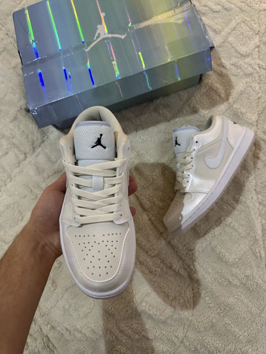 Air Jordan 1  Low Se Cny Grey - White