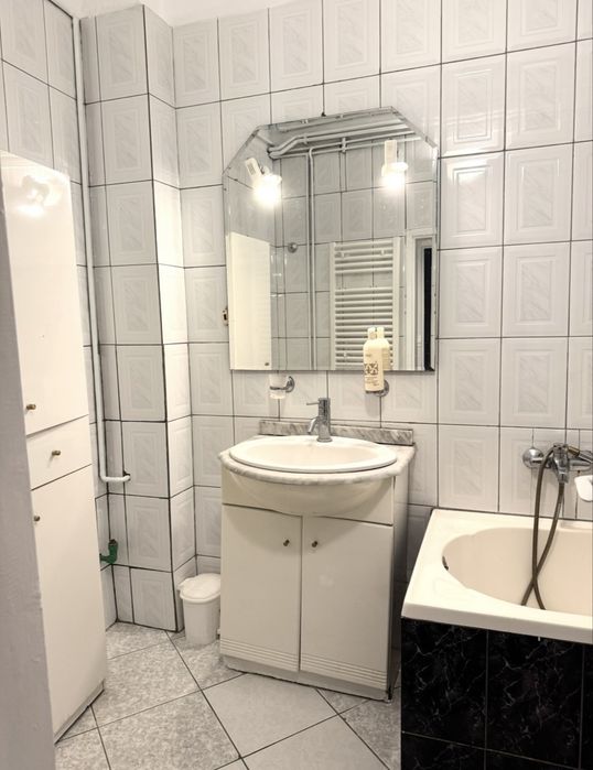 Închiriez spațiu (60 mp) zona centrală - Democrației