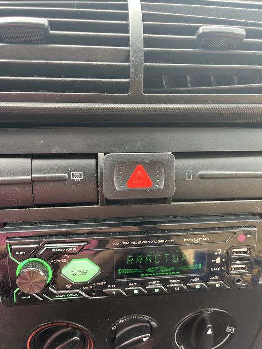 Radiocasetofon auto