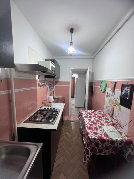 PF vând garsonieră decomandată 32mp+ balcon 6mp, etaj 5/10 centrală