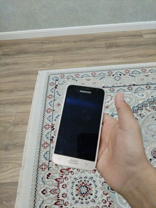 Продам самсунг с гарантом  J6