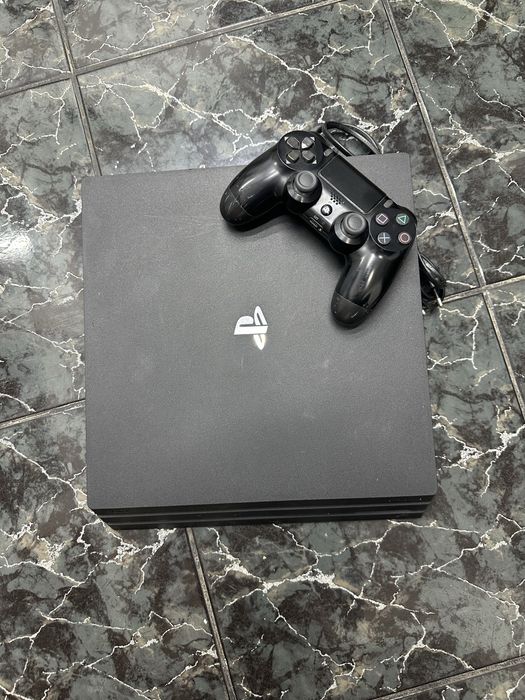 Ps4 pro 1 tb cu un controller