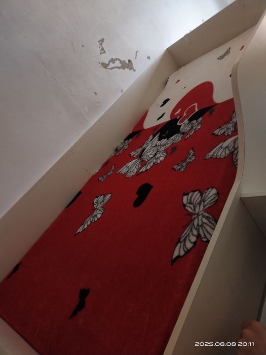 Продается  двухэтажный кровать