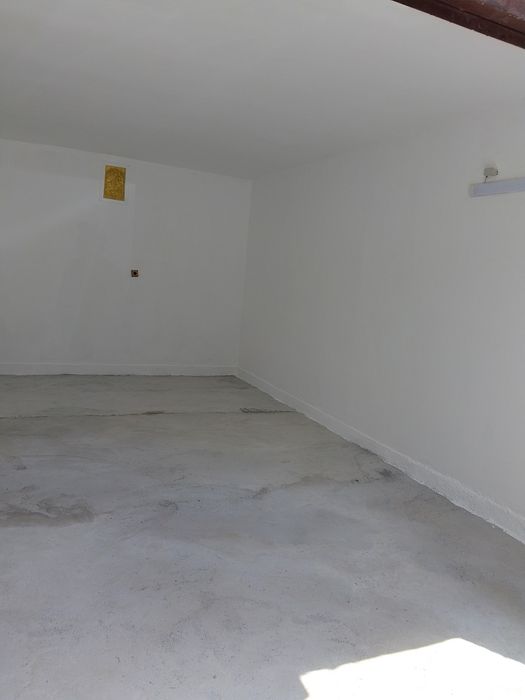 Дава се под наем Гараж / Паркомясто в Плевен, Идеален център - 22 кв.м за 137.7 € - Снимка #3