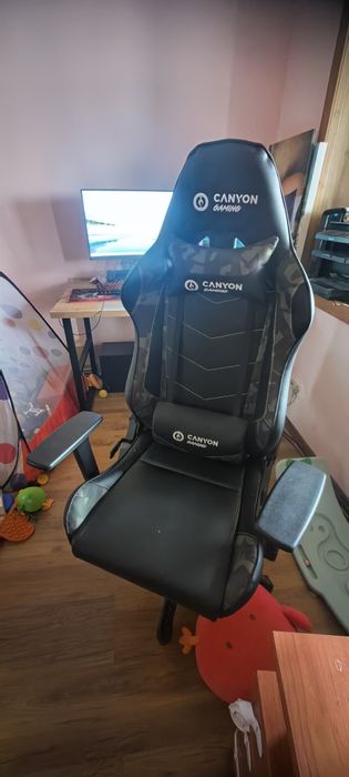 Продается стул игровой