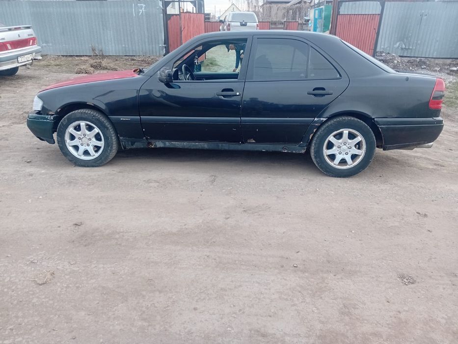 Продам мерседес с 180 1.8