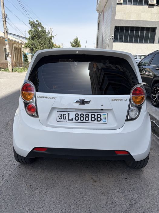 Авто машина Спарк