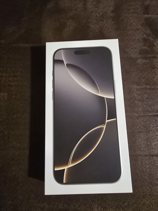 Vând iphone 16 pro max 256gb.