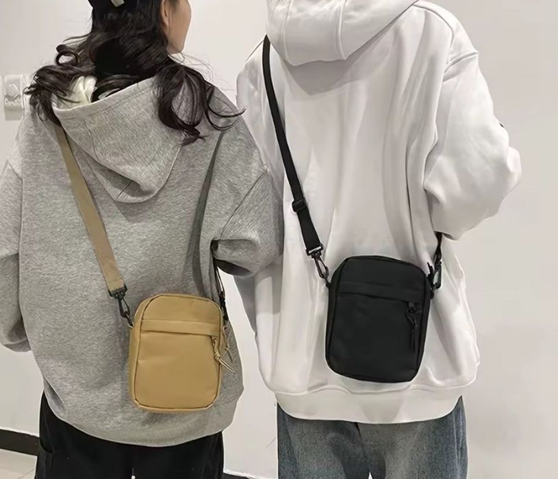 Стилна мини унисекс чанта – модерна, удобна и универсална!