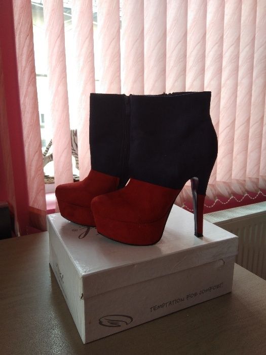 Боти елегантни велурени