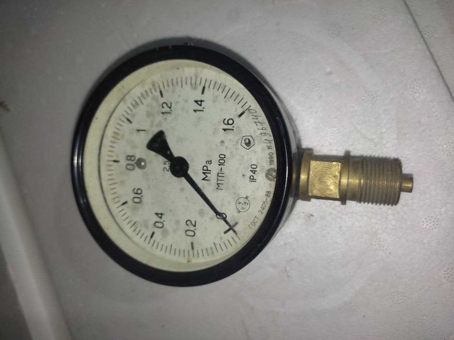 монометр сотилади   16 кгс/см2