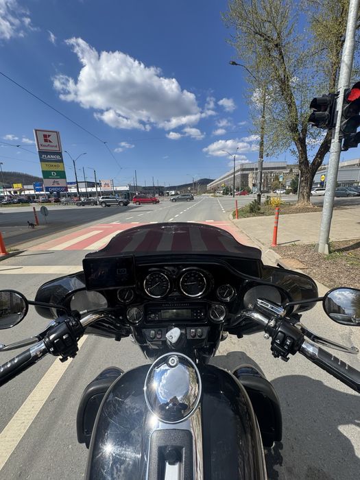 Harley Davidson Electra Glide Limited / Street