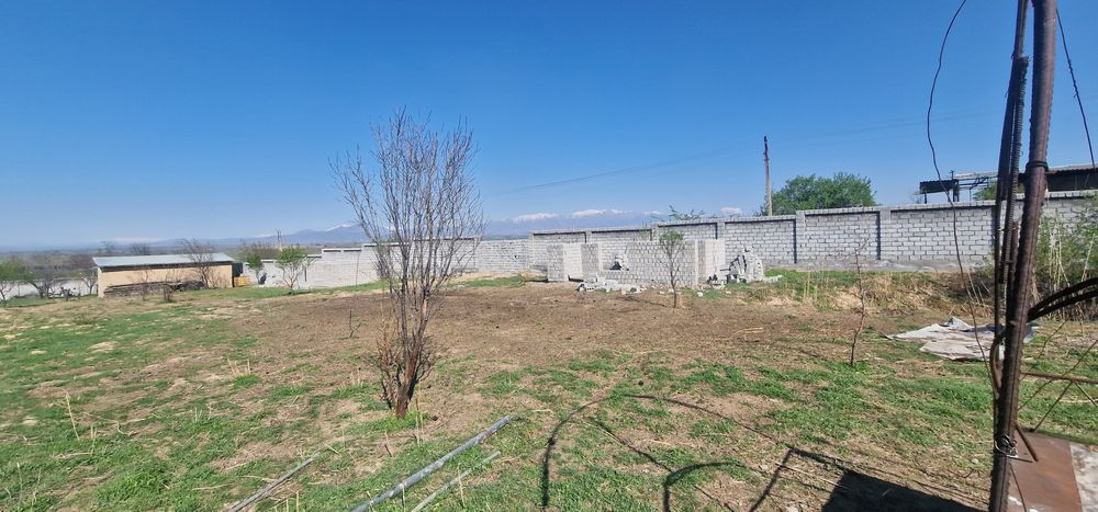 Yer sotiladi dala xovliga monjalangan