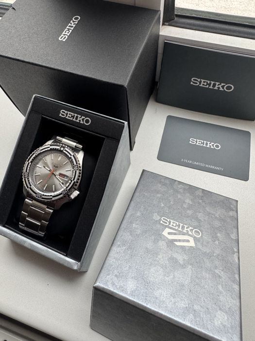 Ceas Seiko 5 automatic argintiu nou