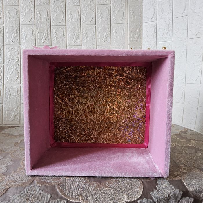 Подарочная коробка