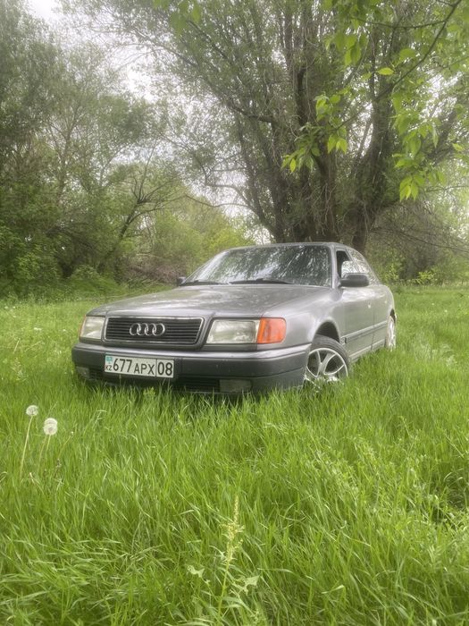 Audi 100 C4 1992 года