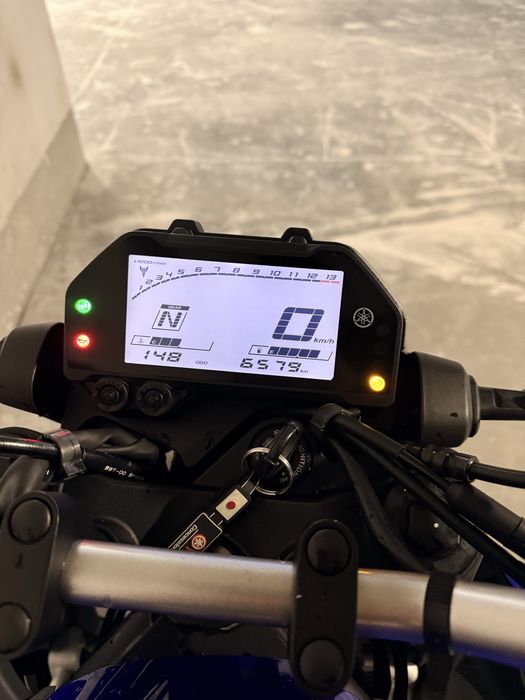 Motocicleta Yamaha MT03