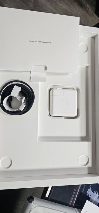 MacBook m3 Pro 18/512 Батарей 100%