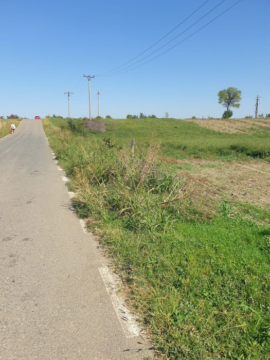 Vand teren intravilan jud. Buzau, aproape de autostrada ,com. Galbinasi