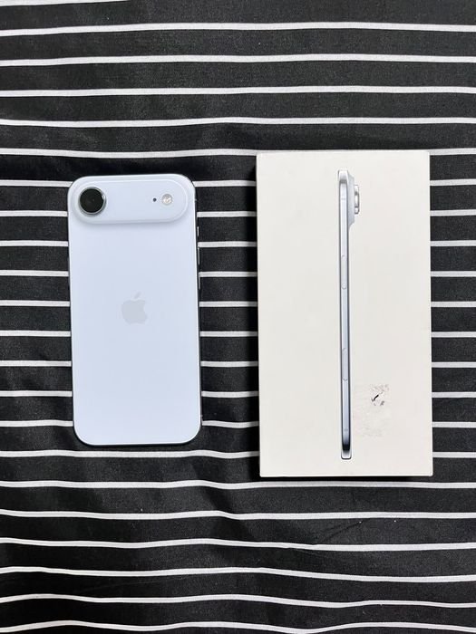 iPhone 17 air в бедом цвете