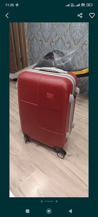 Срочно продам чемоданы