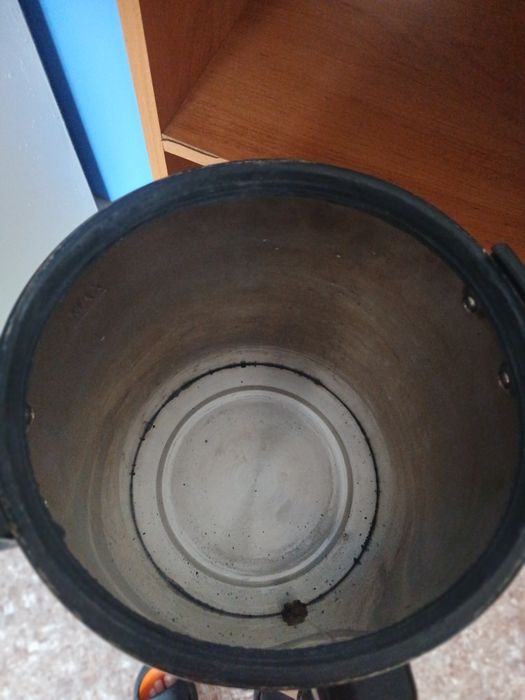 Продам чайник Термопот на 8л