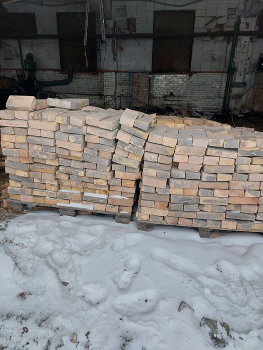 Продаю кирпич огни упорно