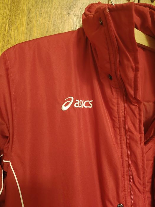 Яке Asics червено L размер