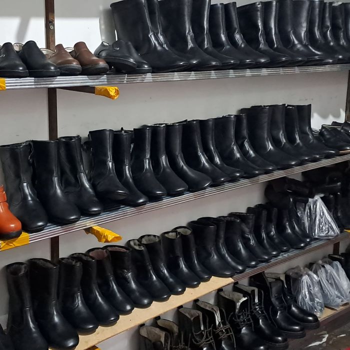 Былғары [құрым] мәсі калоштар сатылады