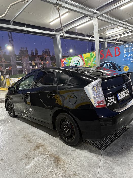 Vand Toyota Prius 1.8 Benzina -Hibrid -2011 - 123 hp - Automata - CVT