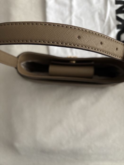 DKNY НОВА!!! Чанта