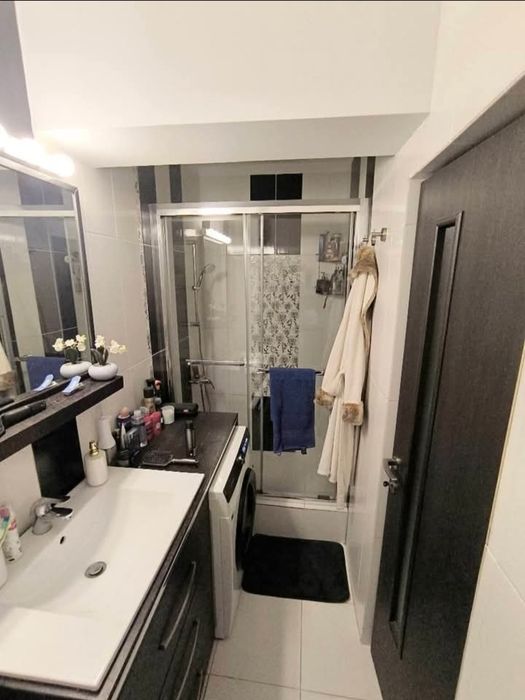 Închirierez apartament 2 camere