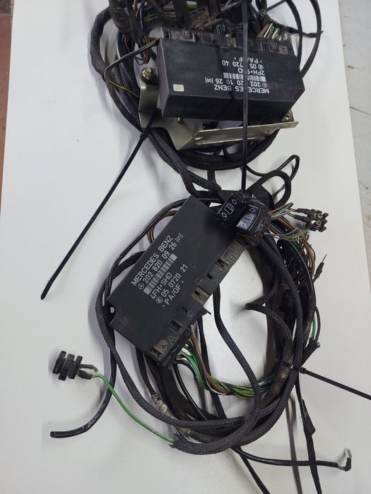 Мерседес 124  запчасти