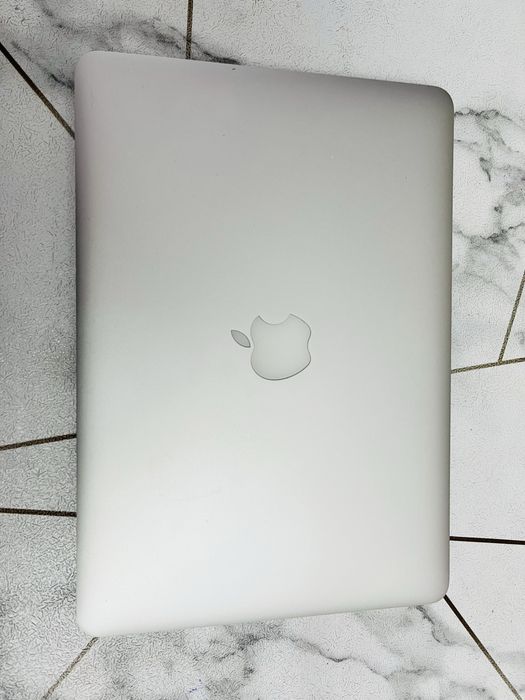 Macbook pro 2015 core i5 в оточином состоянии