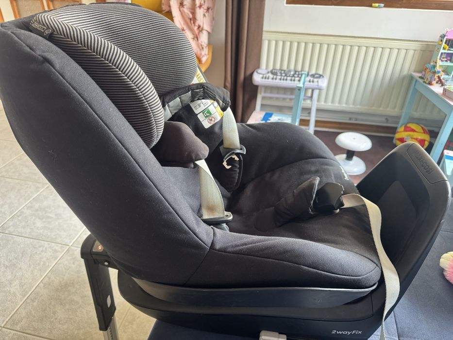 Столче за кола Maxi Cosi 2 way pearl с база