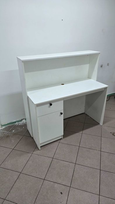 Стол-стойка ресепшен белый