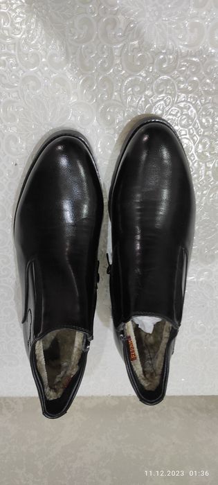 Продам обувь зимнию