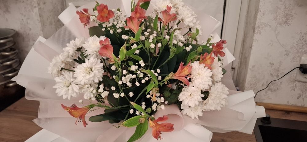 Продам цветы 2500