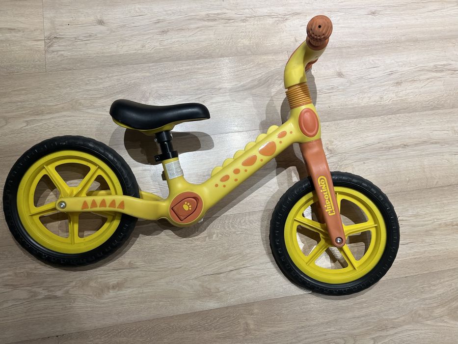 Продам беговел