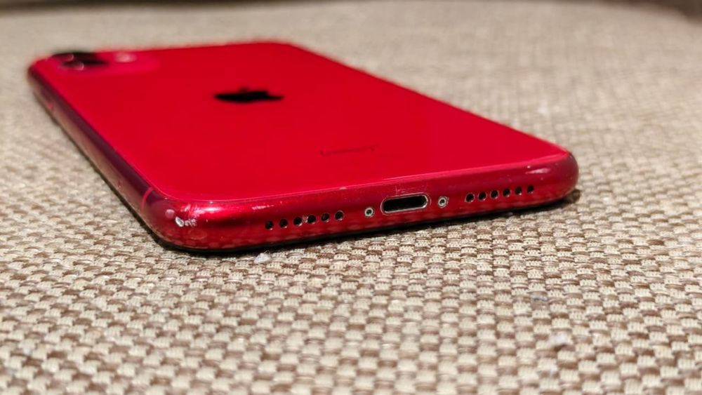 iPhone 11 64GB RED