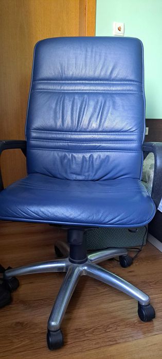 Директорски стол