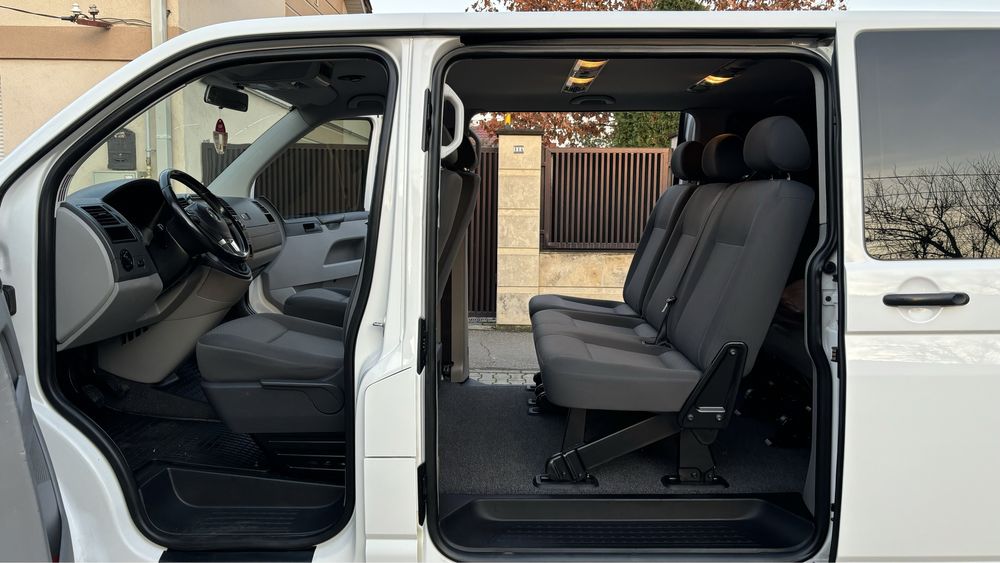 Volkswagen Caravelle T5 2014 4X4 2.0 140CP Extra-Lung 8 Locuri (T6)
