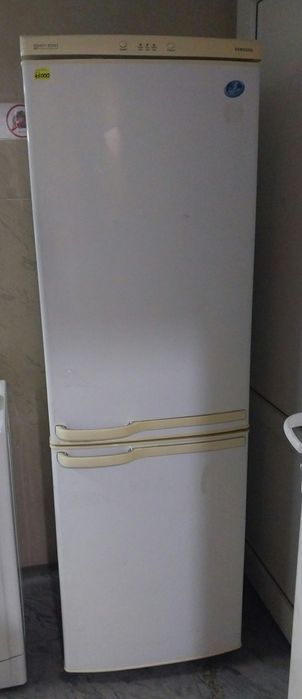 Холодильник Samsung